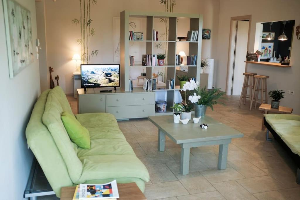 Apartment With Garden In Thessaloniki. Экстерьер фото
